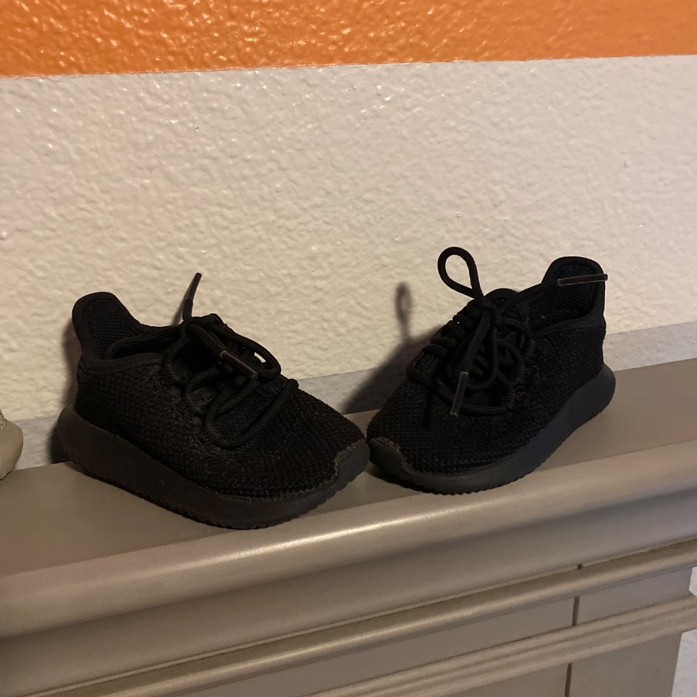 Toddler Adidas Bundle Size 5C - Picture 2 of 4